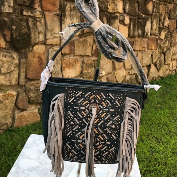 Montana West Handbags - Montana West Aztec Crossbody NWT